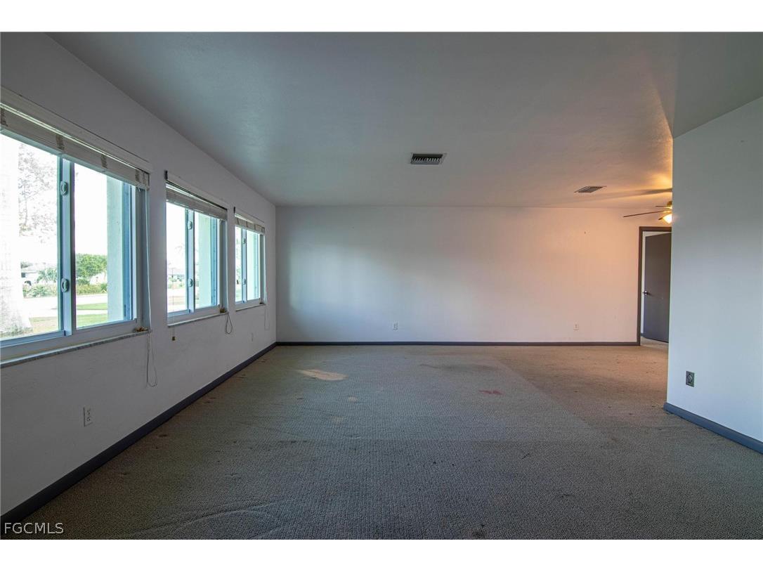 2112 Cornwallis Parkway Cape Coral FL 33904 2026008954 image5