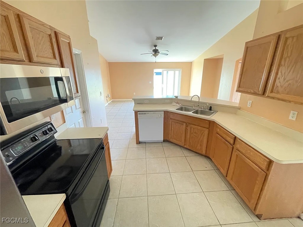 2112 NE 1st Street Cape Coral FL 33909 2025021997 image3
