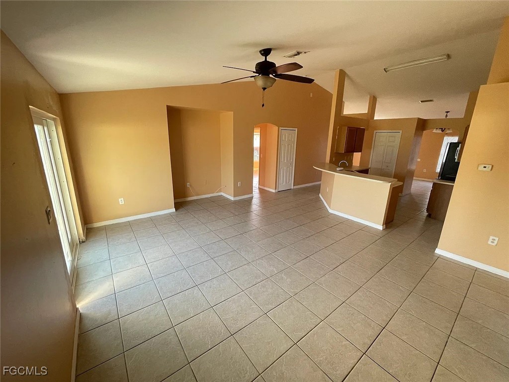 2112 NE 1st Street Cape Coral FL 33909 2025021997 image4