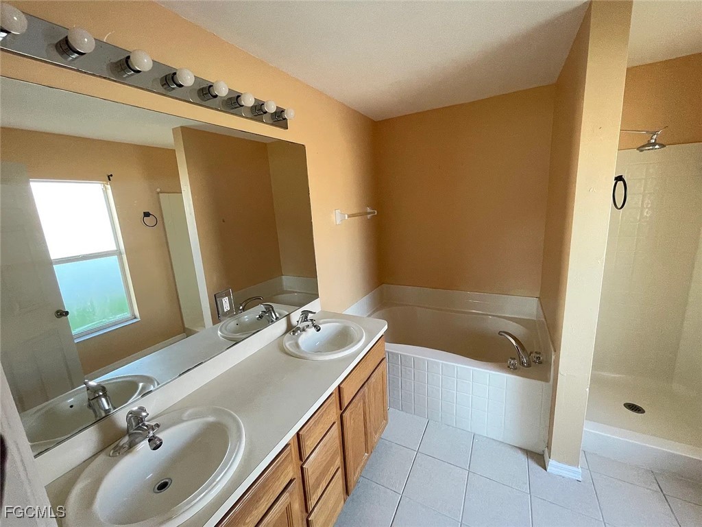 2112 NE 1st Street Cape Coral FL 33909 2025021997 image5