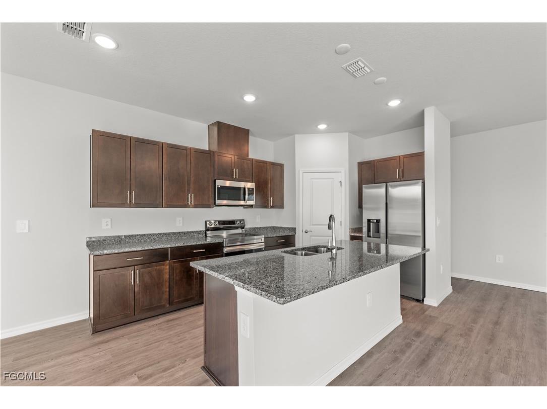 2112 NE 4th Place Cape Coral FL 33909 2025009765 image13