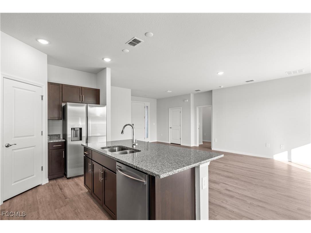 2112 NE 4th Place Cape Coral FL 33909 2025009765 image14