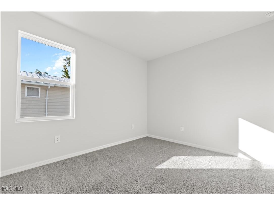 2112 NE 4th Place Cape Coral FL 33909 2025009765 image18