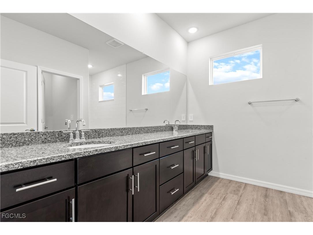 2112 NE 4th Place Cape Coral FL 33909 2025009765 image23