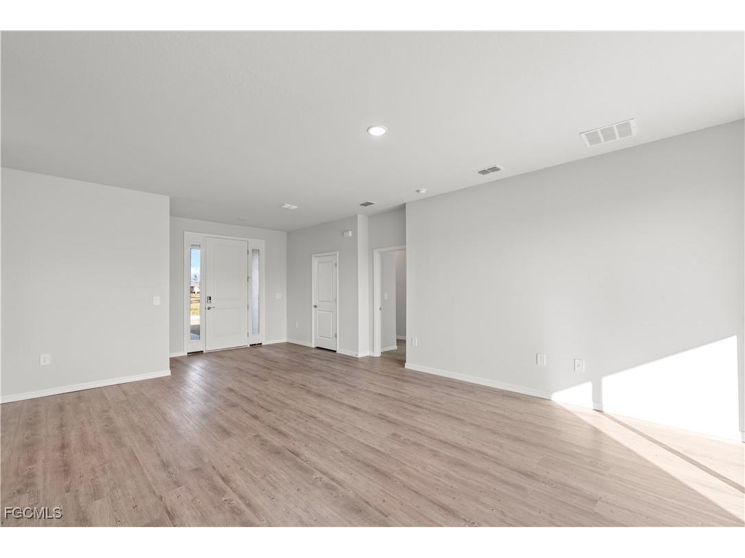 2112 NE 4th Place Cape Coral FL 33909 2025009765 image5