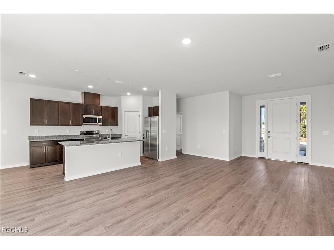 2112 NE 4th Place Cape Coral FL 33909 2025009765 image6