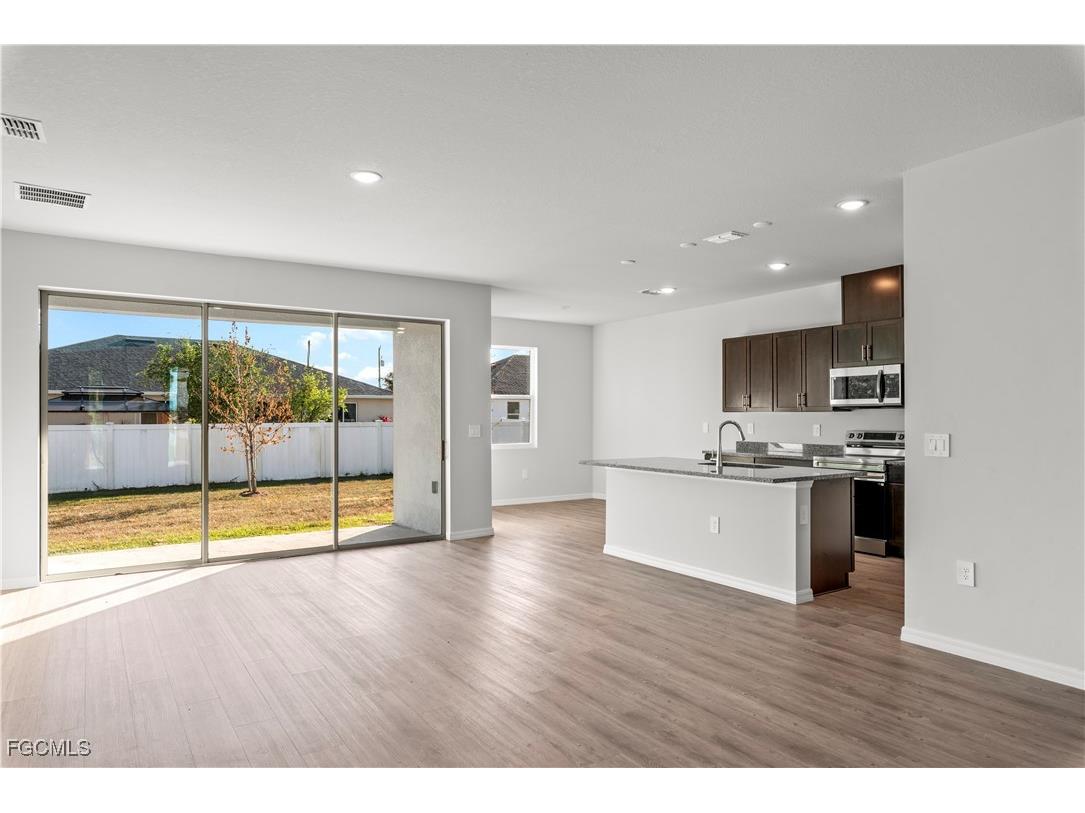 2112 NE 4th Place Cape Coral FL 33909 2025009765 image7