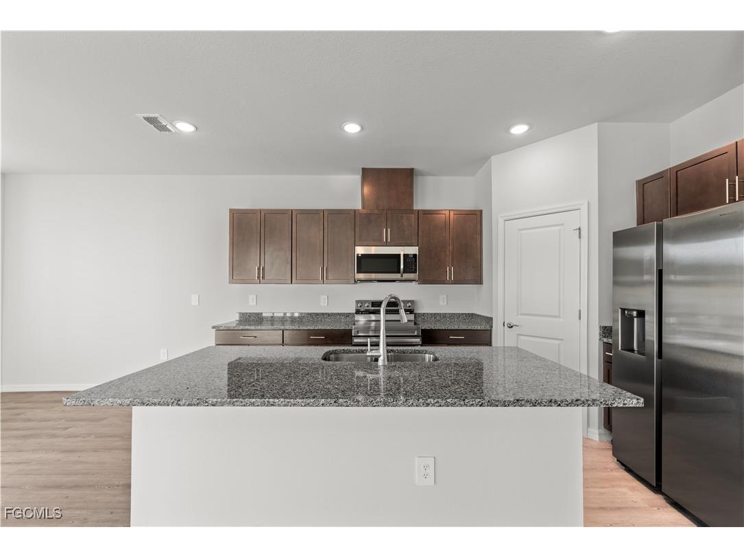 2112 NE 4th Place Cape Coral FL 33909 2025009765 image9