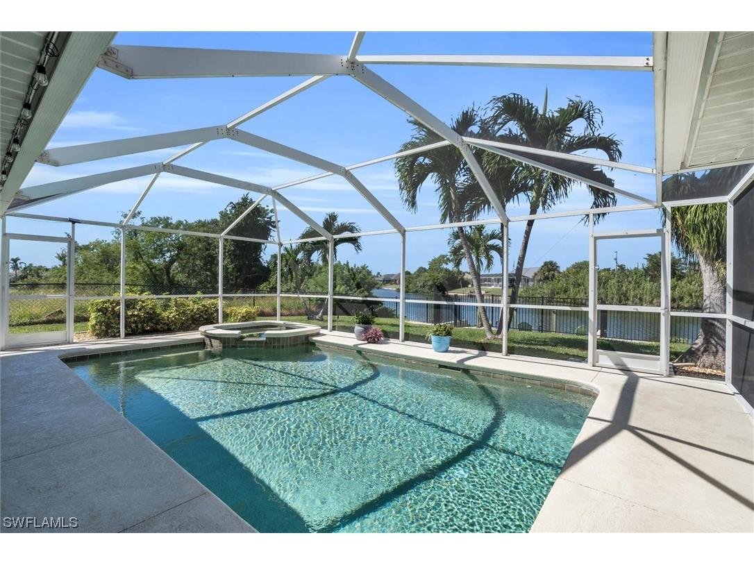 2113 NE 4th Street Cape Coral FL 33909 223081954 image1