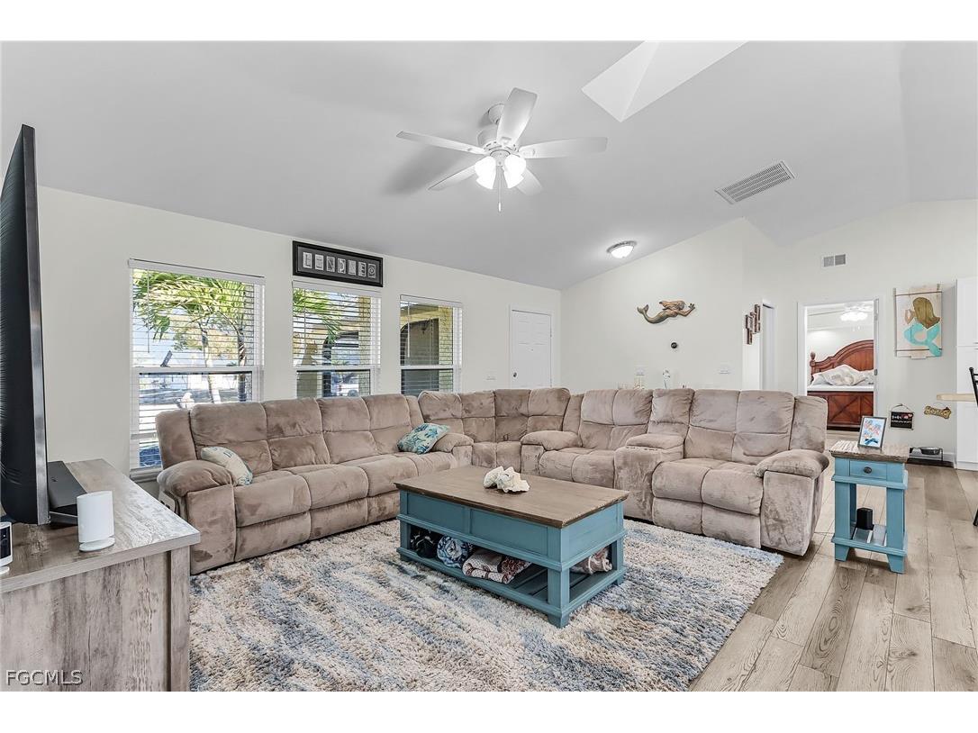 2114 Bolado Parkway Cape Coral FL 33990 2026007527 image9
