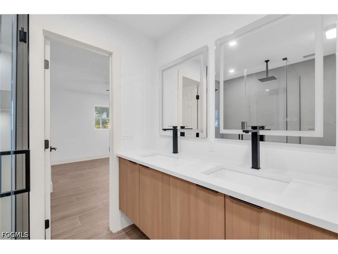 2114 Davis Boulevard Fort Myers FL 33905 2026024776 image13