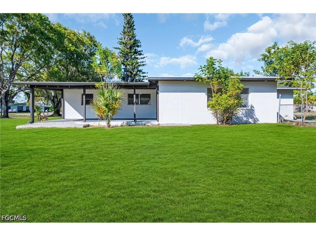 2114 Davis Boulevard Fort Myers FL 33905 2026024776 image17