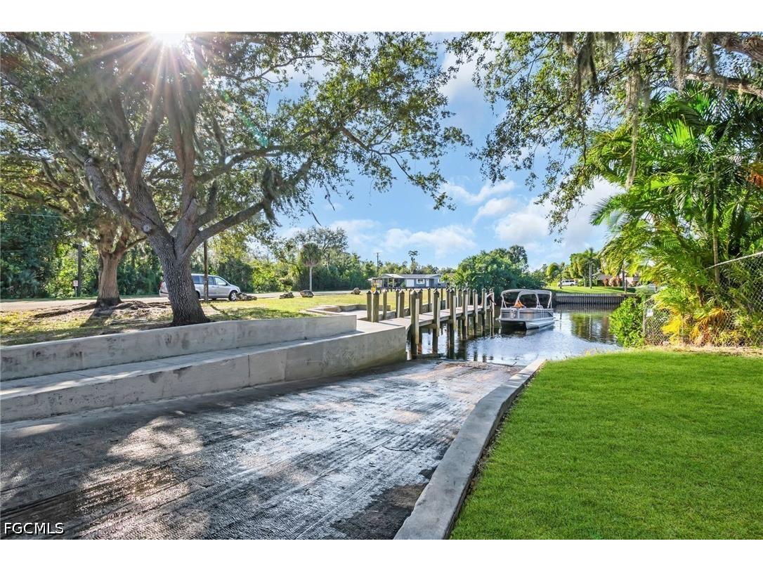 2114 Davis Boulevard Fort Myers FL 33905 2026024776 image18