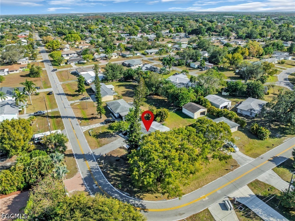 2114 Davis Boulevard Fort Myers FL 33905 2026024776 image3
