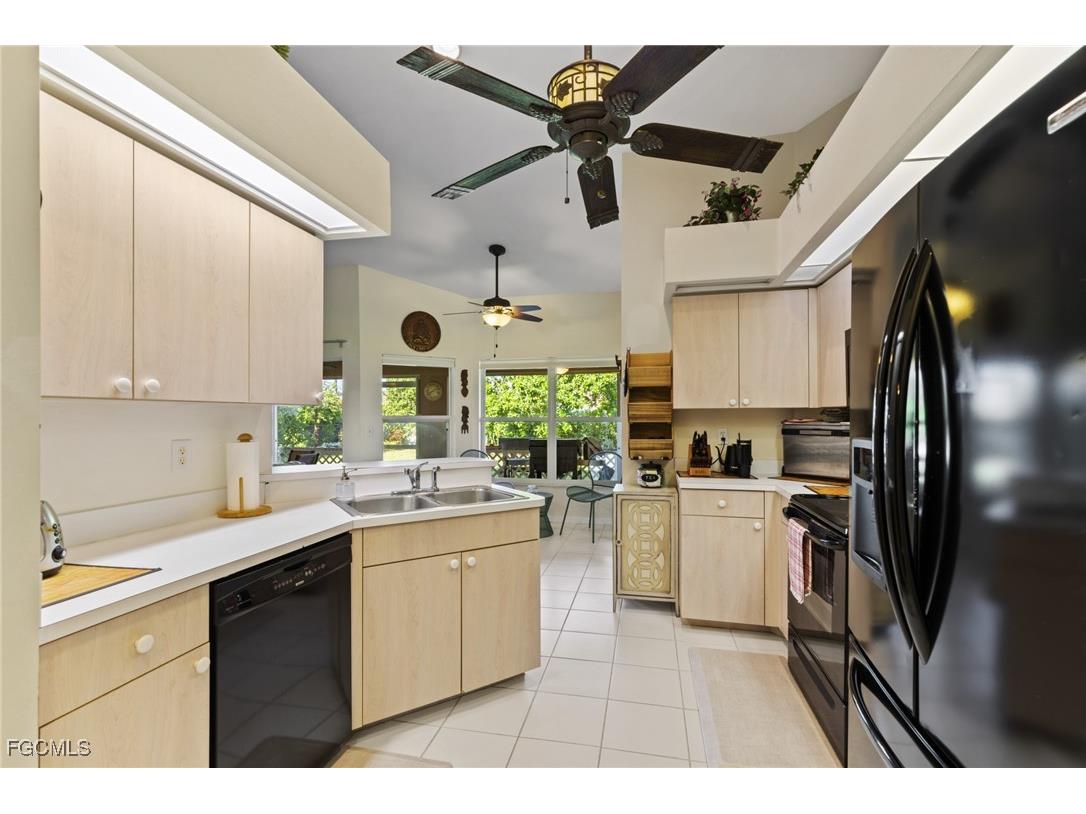 2114 SE 8th Place Cape Coral FL 33990 2025012332 image10