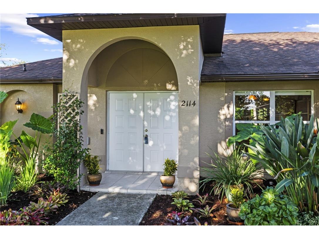 2114 SE 8th Place Cape Coral FL 33990 2025012332 image2