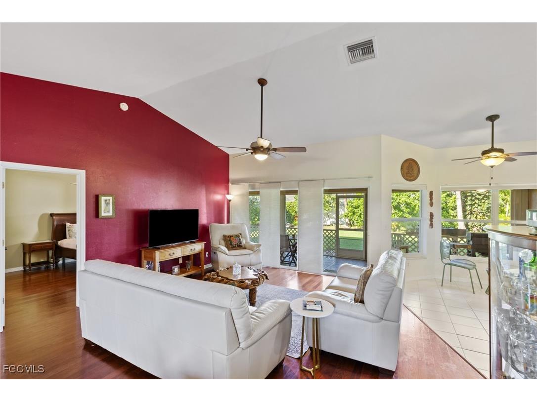 2114 SE 8th Place Cape Coral FL 33990 2025012332 image4