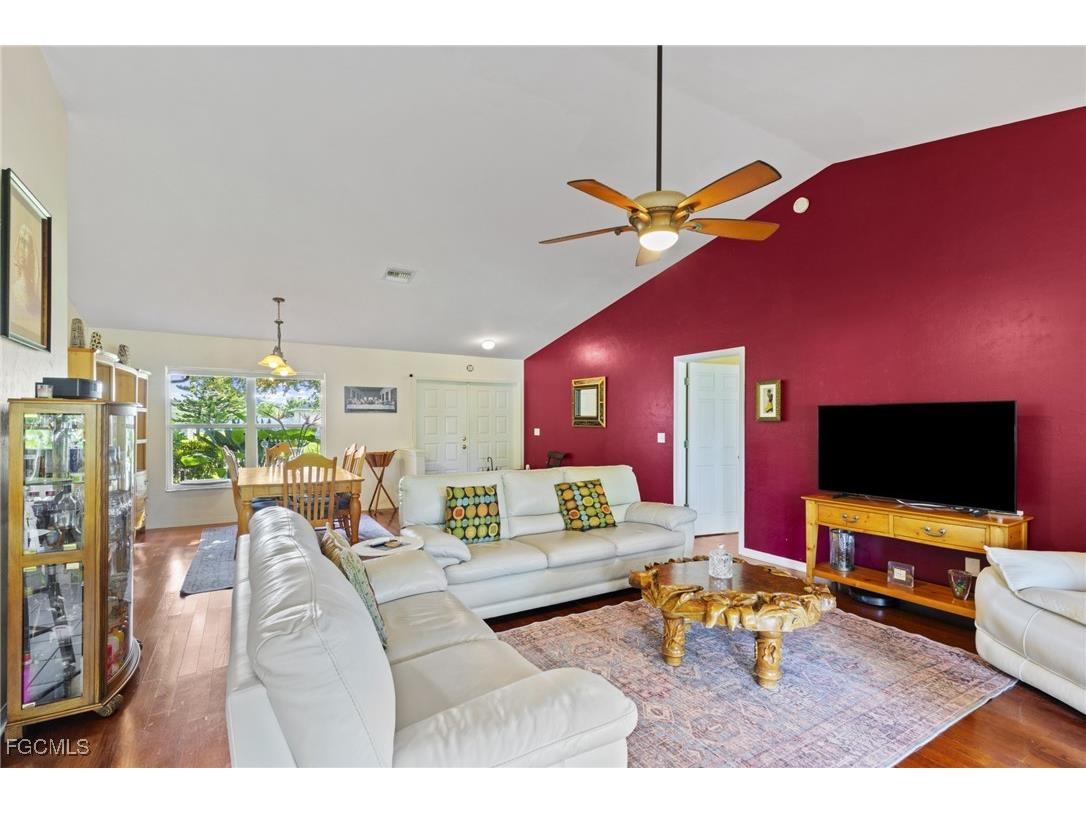 2114 SE 8th Place Cape Coral FL 33990 2025012332 image5