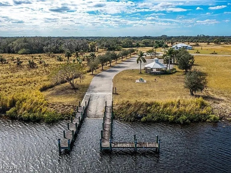 2114 Silk Bay Boulevard Alva FL 33920 2025021977 image5