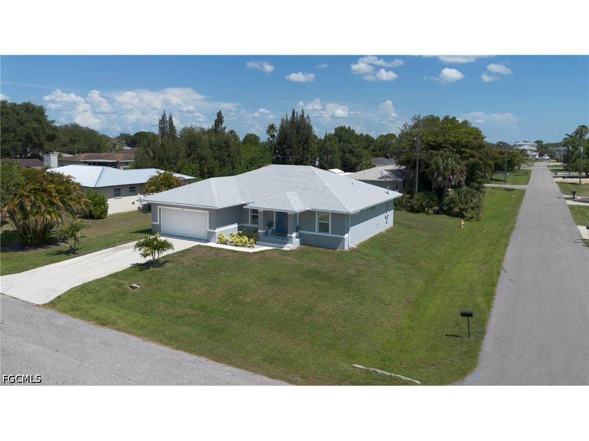 2115 Bahama Avenue Fort Myers FL 33905 2026028748 image3