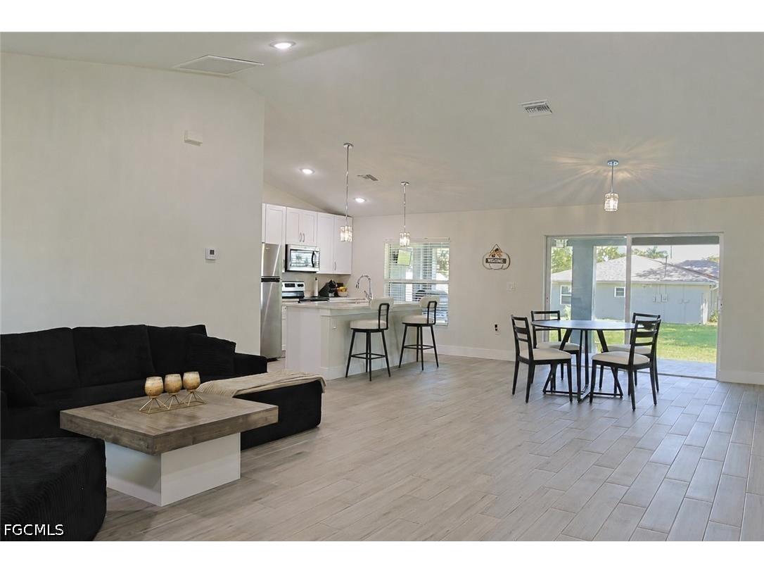 2115 Bahama Avenue Fort Myers FL 33905 2026028748 image4