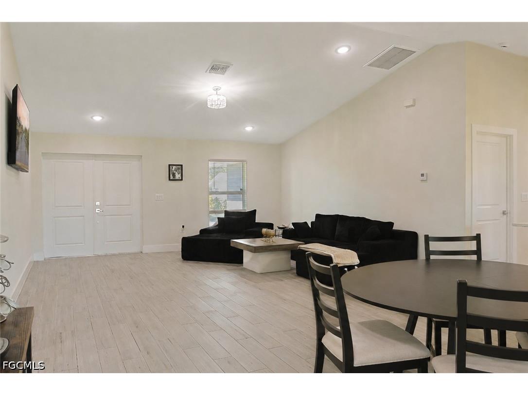 2115 Bahama Avenue Fort Myers FL 33905 2026028748 image5