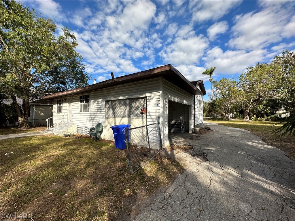 2115 Crawford Street #B Fort Myers FL 33901 223061696 image1