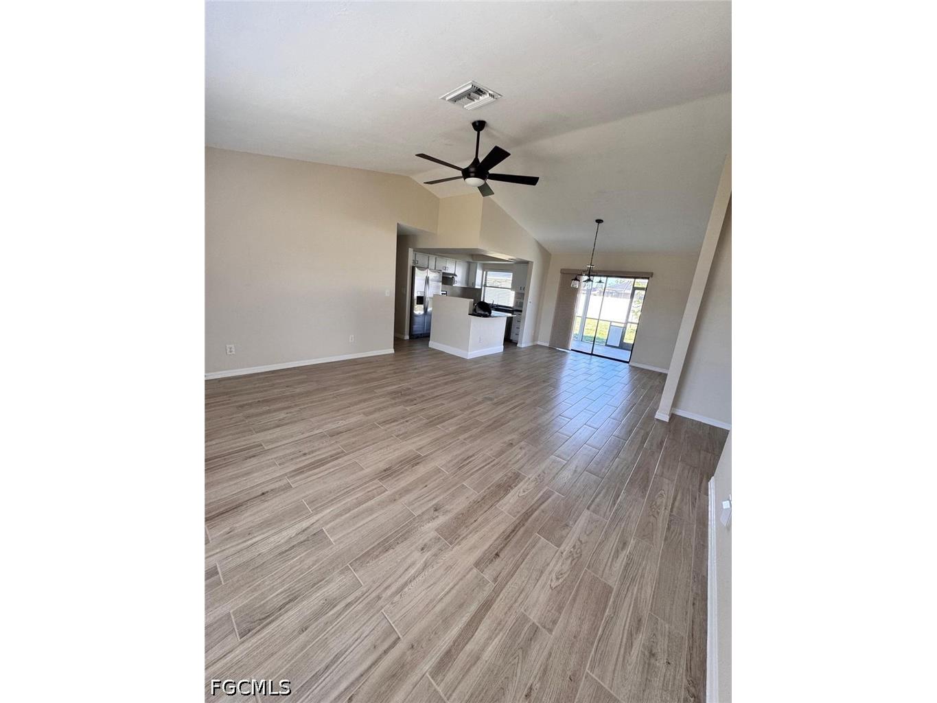 2115 SE 14th Street Cape Coral FL 33990 2026016140 image3