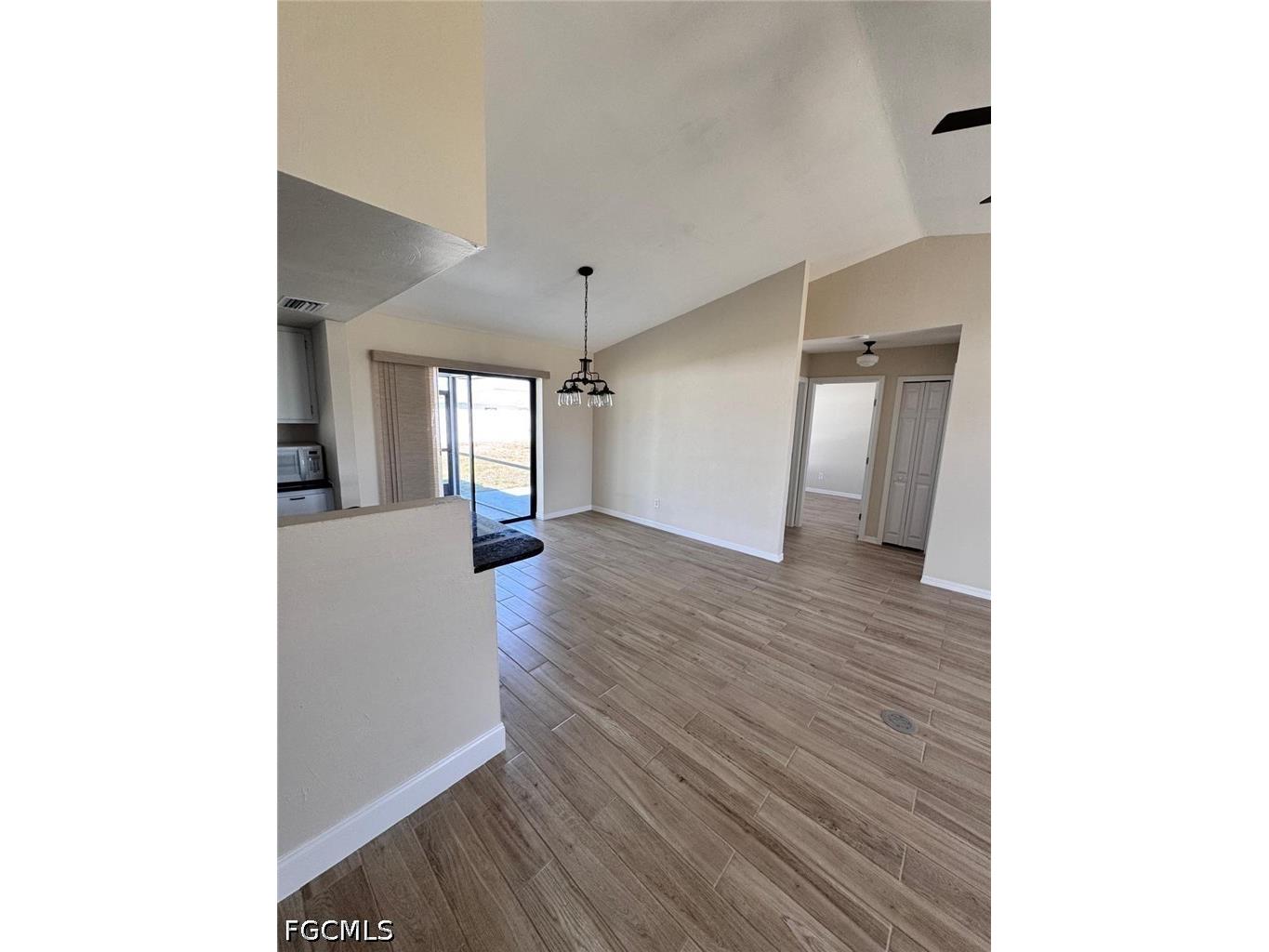 2115 SE 14th Street Cape Coral FL 33990 2026016140 image4