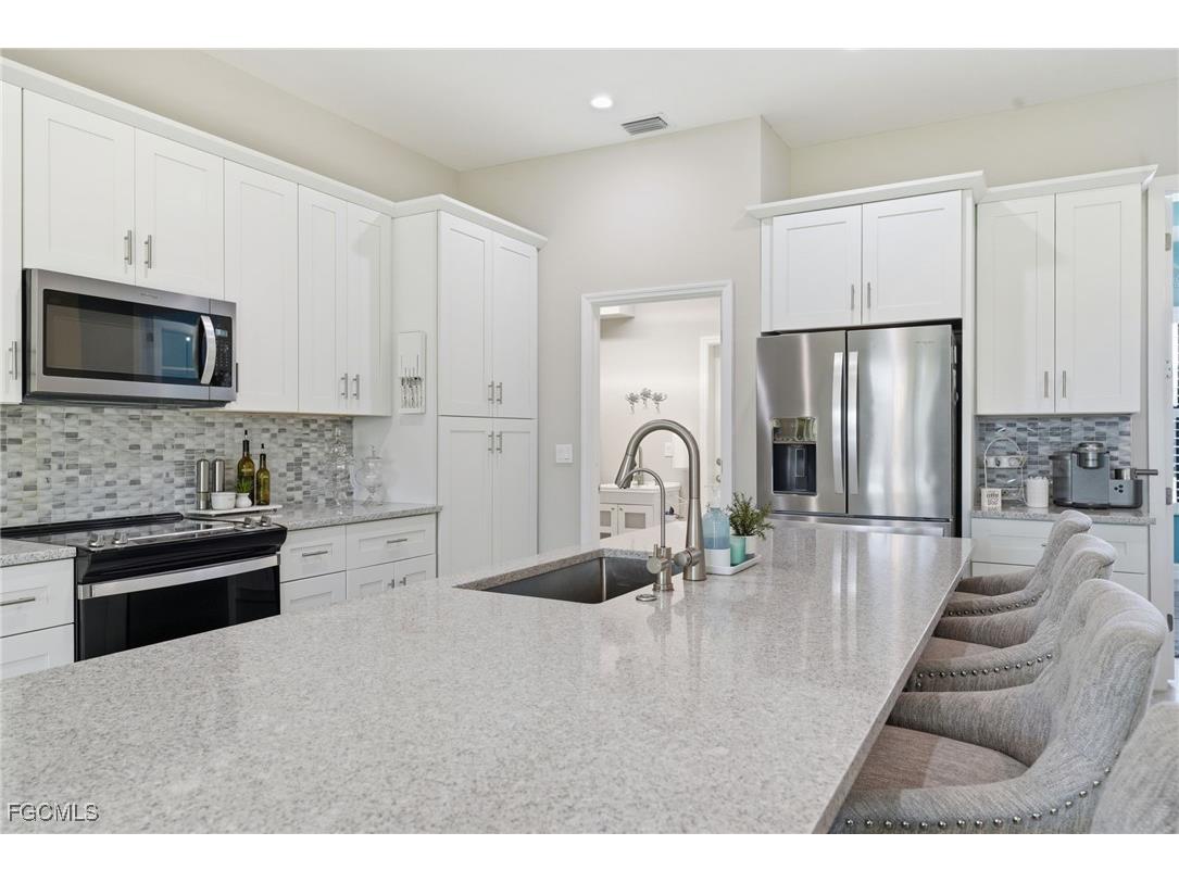 2115 SW 17th Place Cape Coral FL 33991 2026003489 image4