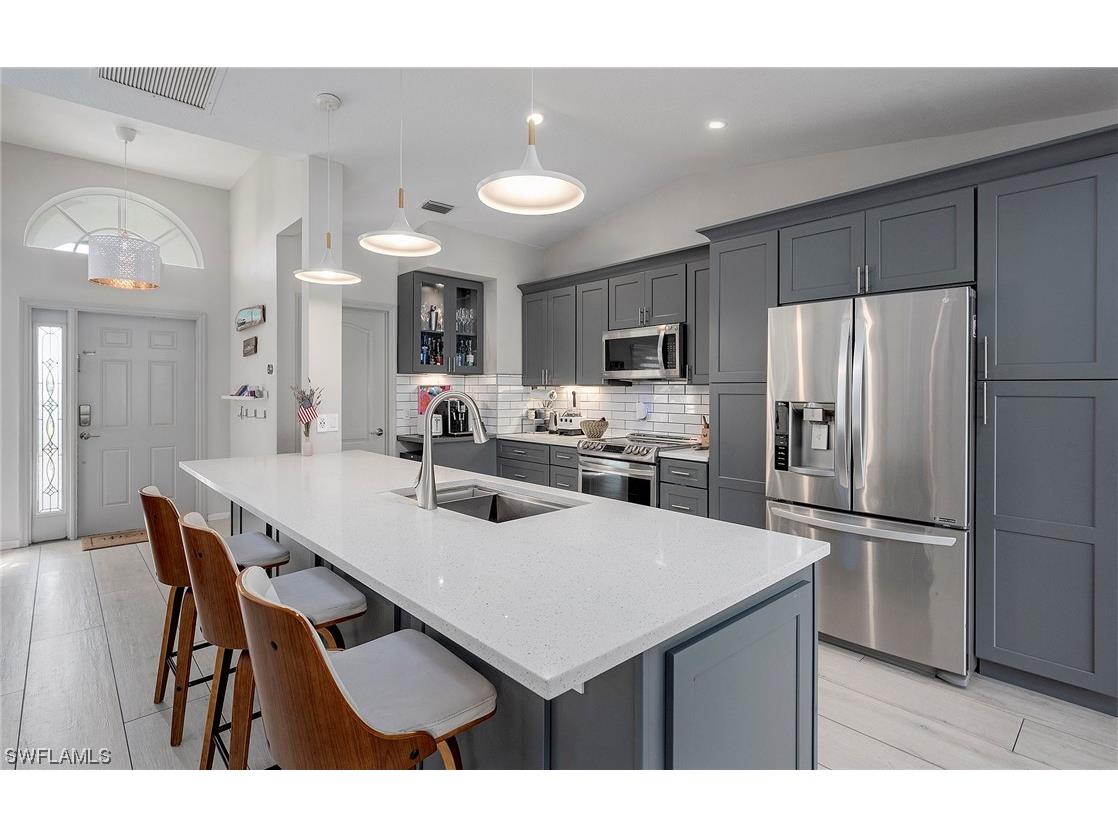 2115 SW 49th Terrace Cape Coral FL 33914 224010867 image1