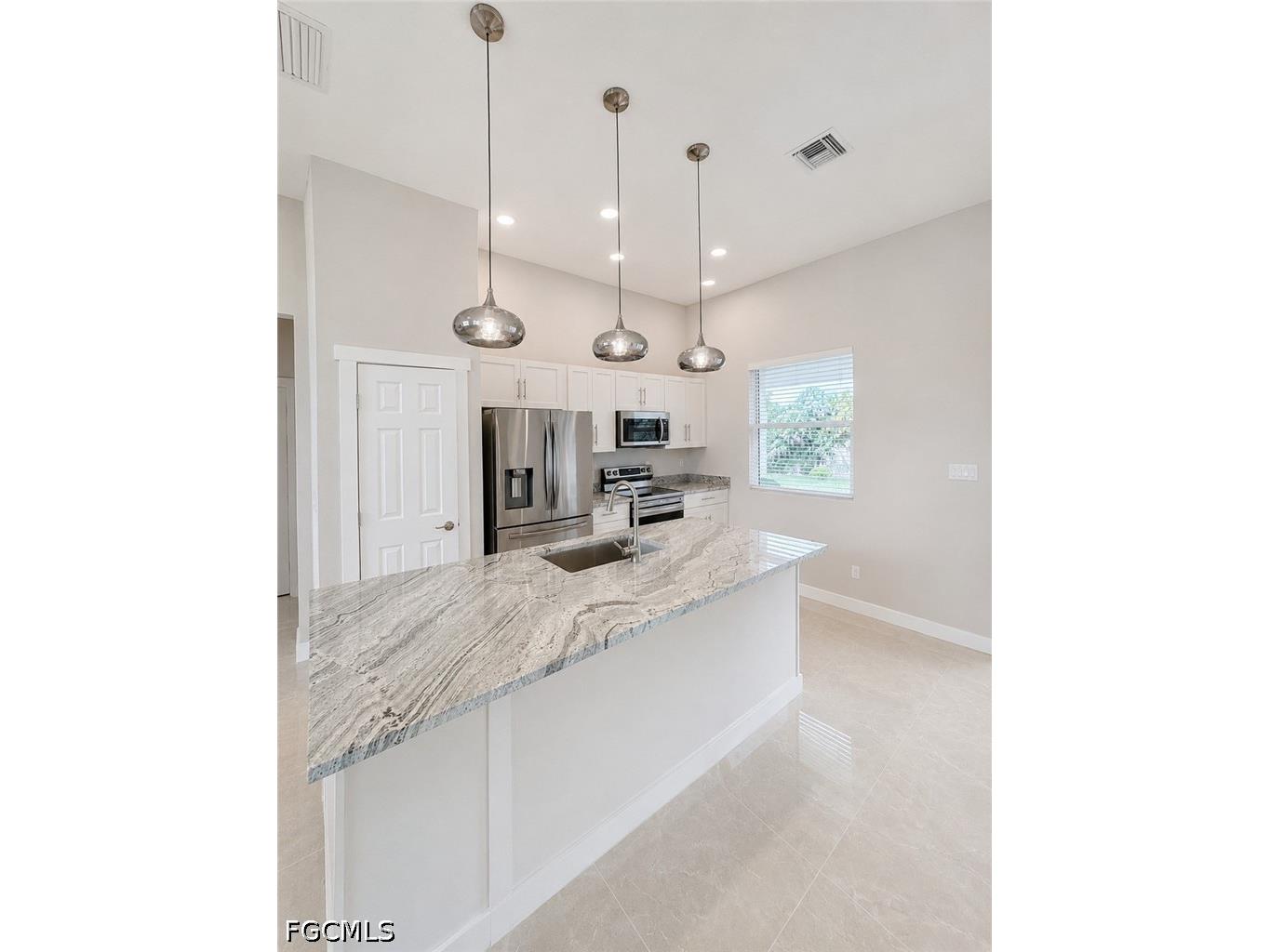 2116 NE 22nd Avenue Cape Coral FL 33909 2026024963 image8