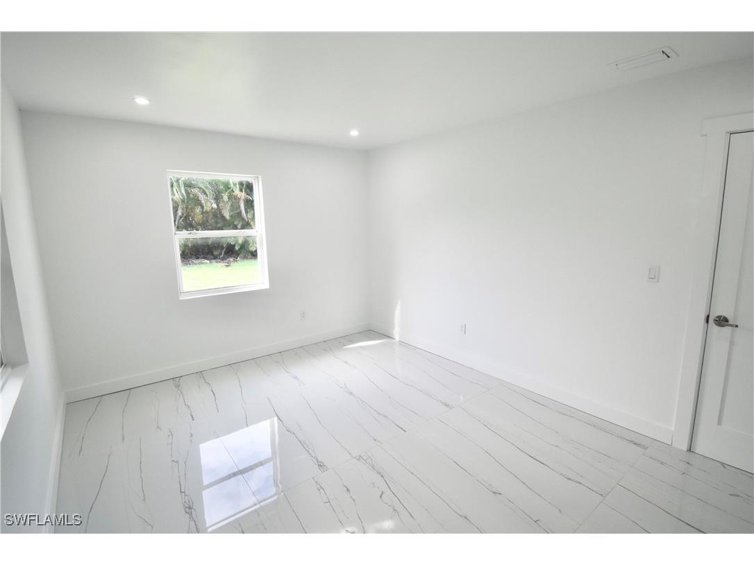 2116 Pineview Road Fort Myers FL 33901 225075827 image18