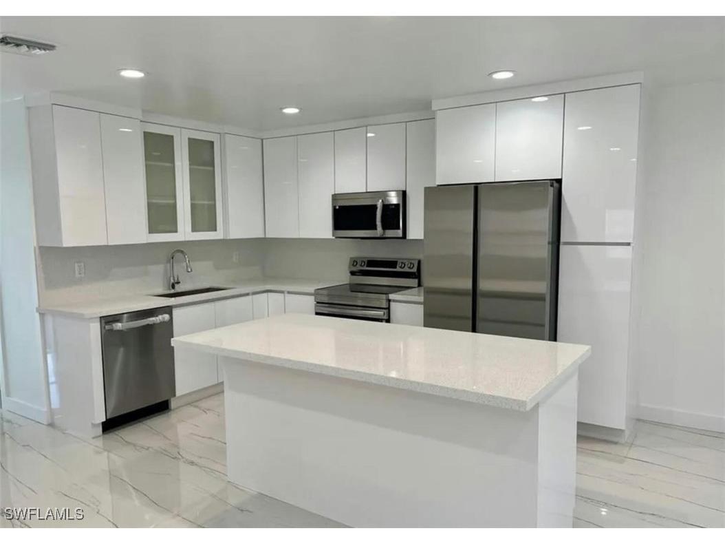 2116 Pineview Road Fort Myers FL 33901 225075827 image2