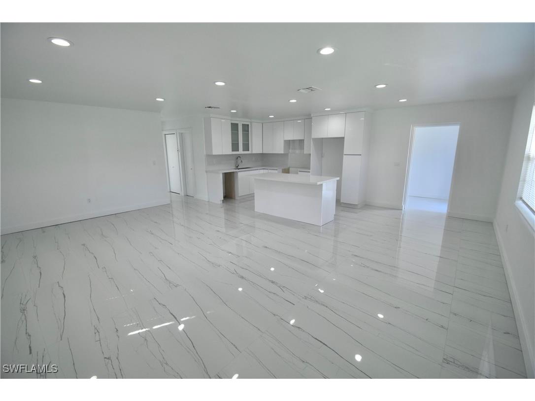 2116 Pineview Road Fort Myers FL 33901 225075827 image3