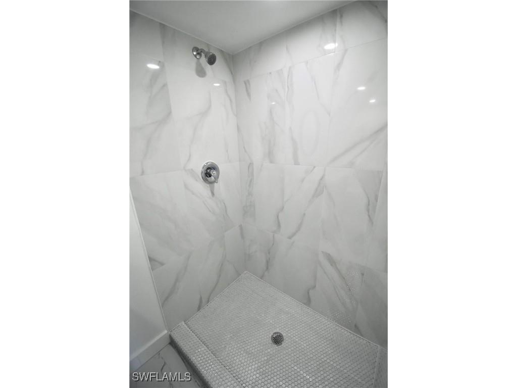 2116 Pineview Road Fort Myers FL 33901 225075827 image9