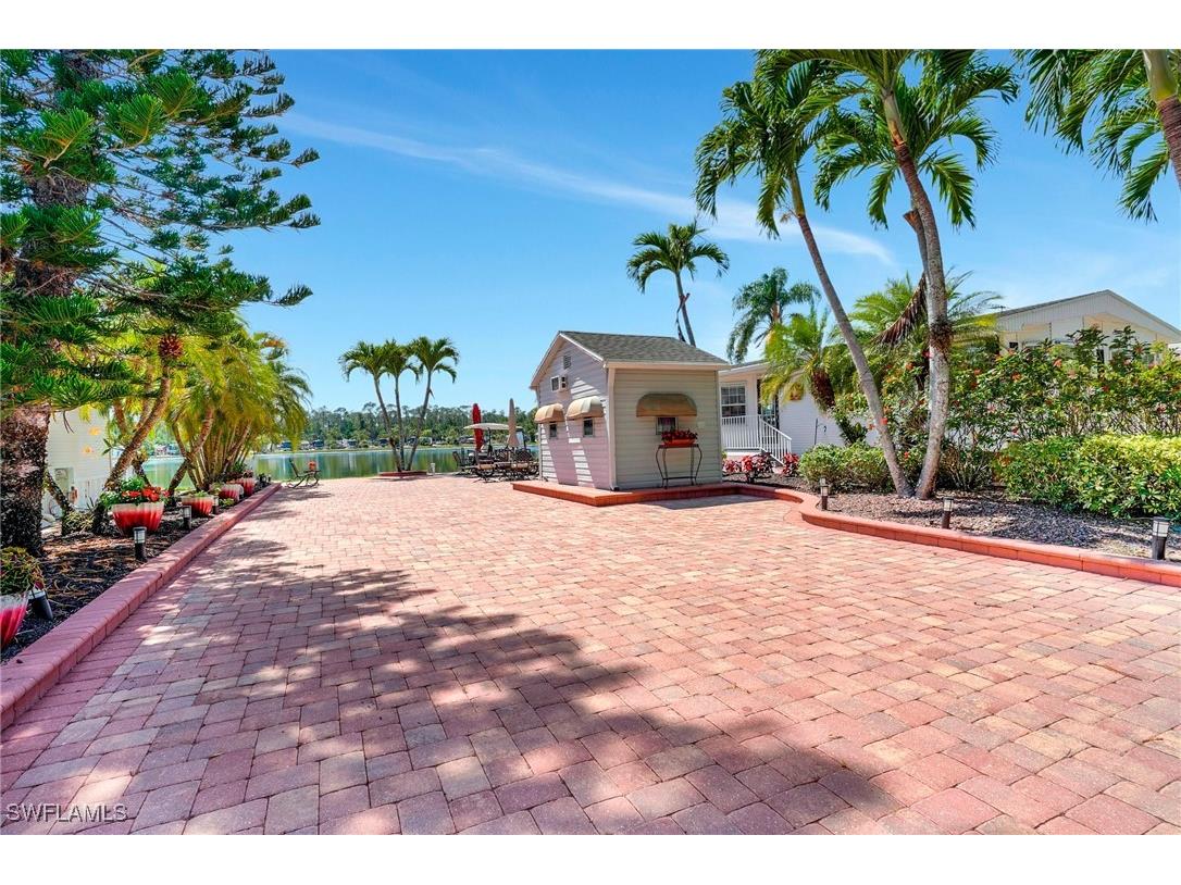 2117 Crystal Lake Drive Naples FL 34120 225068898 image2