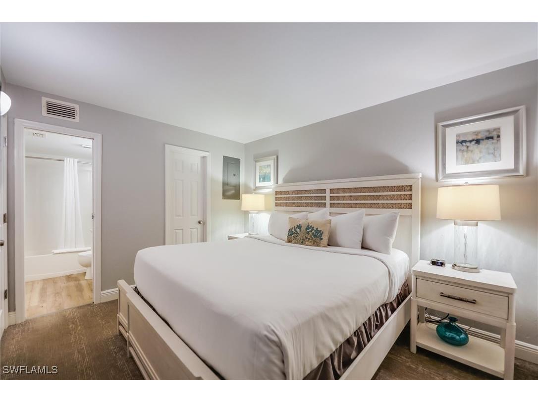 2117 Gulf Beach Villas Captiva FL 33924 225008378 image14