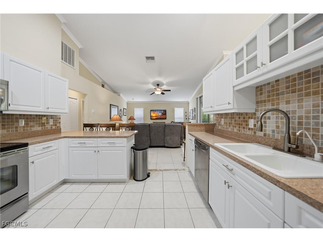 2117 NE 40th Street Cape Coral FL 33909 2026011249 image10
