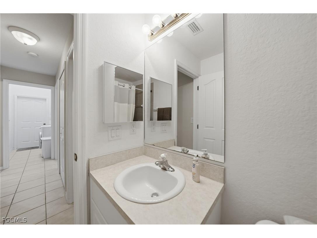 2117 NE 40th Street Cape Coral FL 33909 2026011249 image22