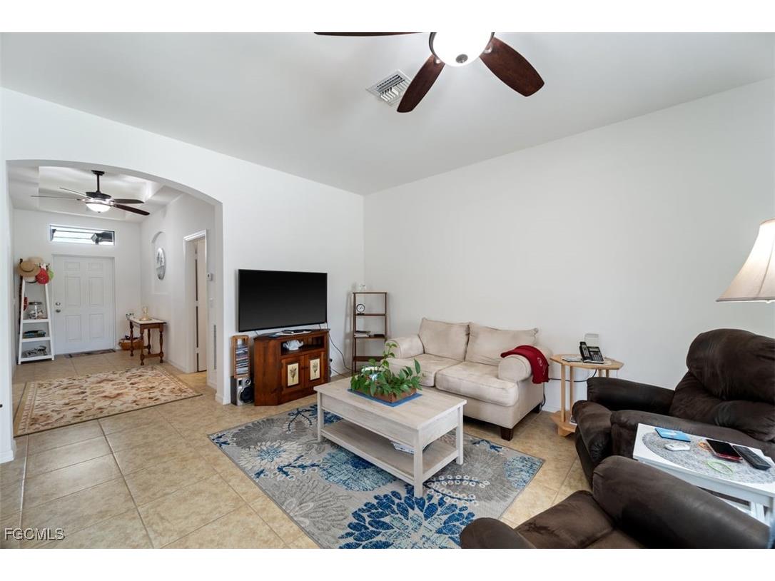 2117 SW 22nd Court Cape Coral FL 33991 2025010456 image7