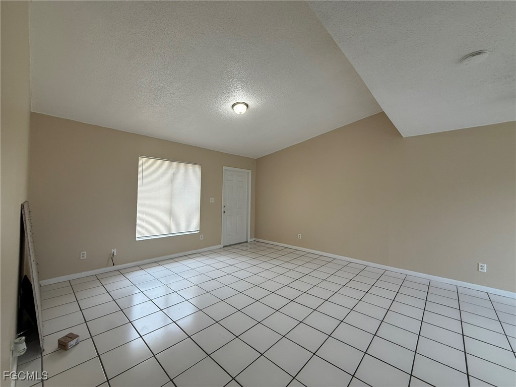 2117 SW Santa Barbara Place #3 Cape Coral FL 33991 2025005459 image14