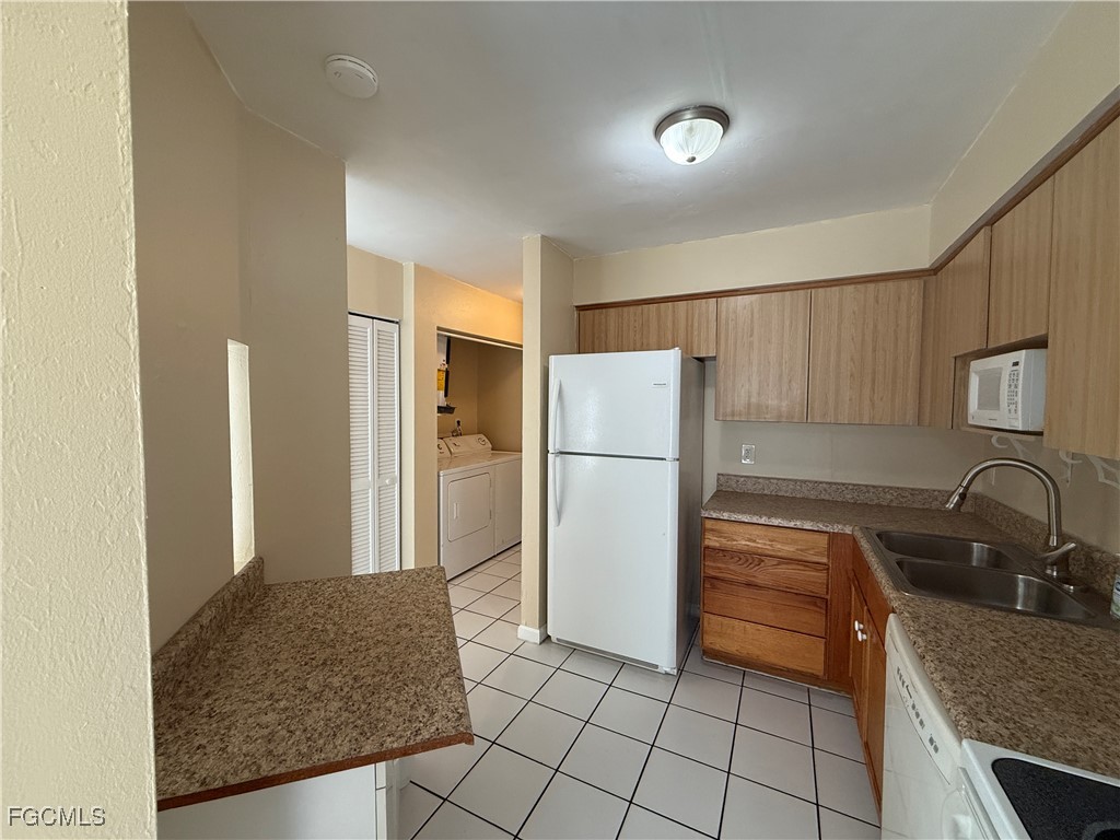 2117 SW Santa Barbara Place #4 Cape Coral FL 33991 2025022982 image7