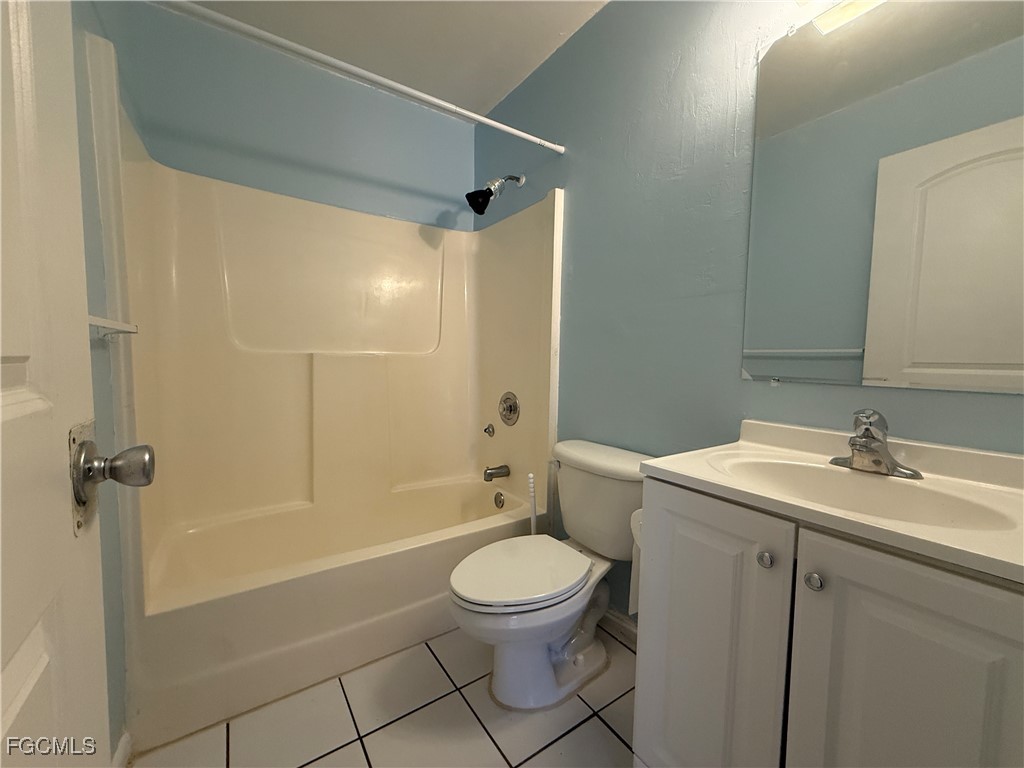 2117 SW Santa Barbara Place #4 Cape Coral FL 33991 2025022982 image9