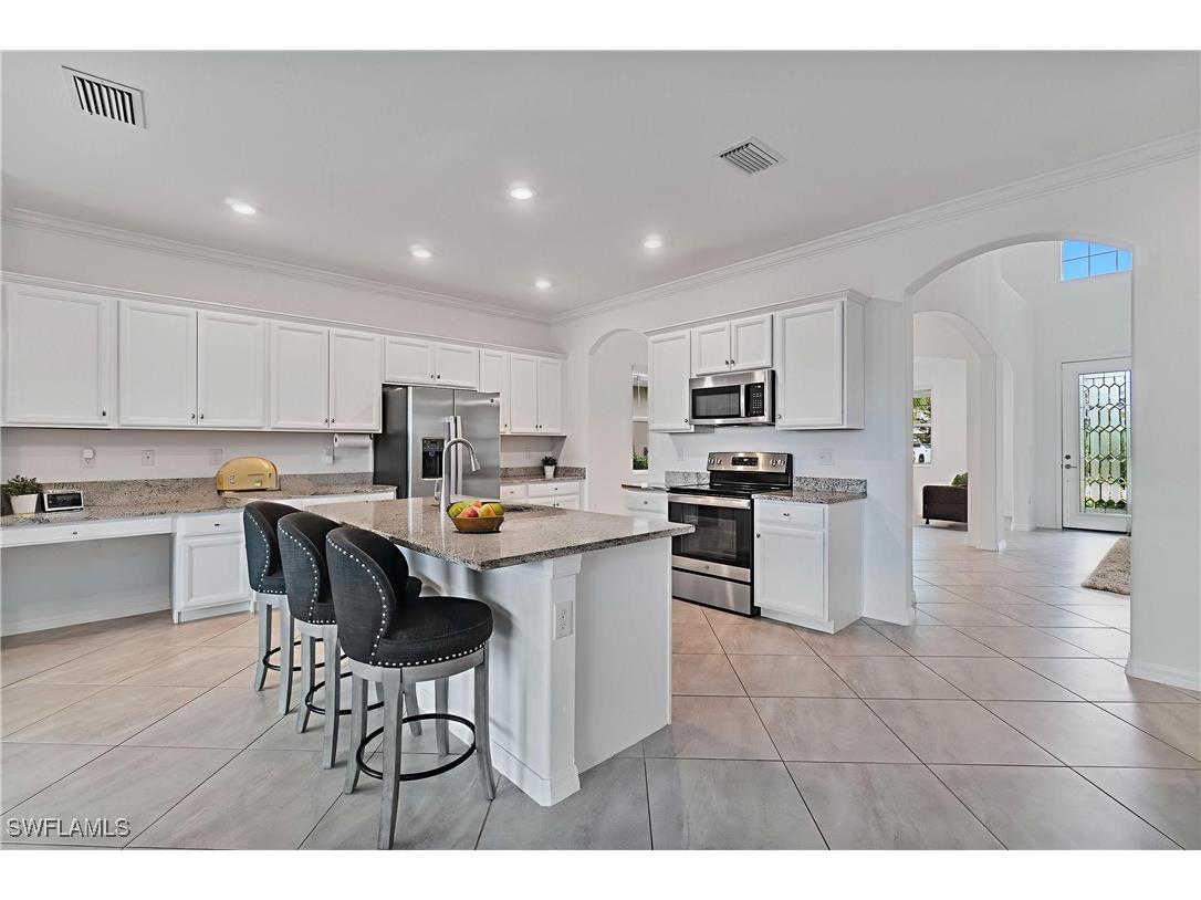 2118 Hamlin Street Naples FL 34120 225069032 image2