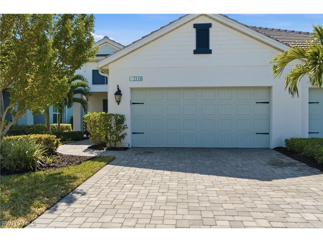 2118 Marquesa Circle Naples FL 34112 226006205 image1