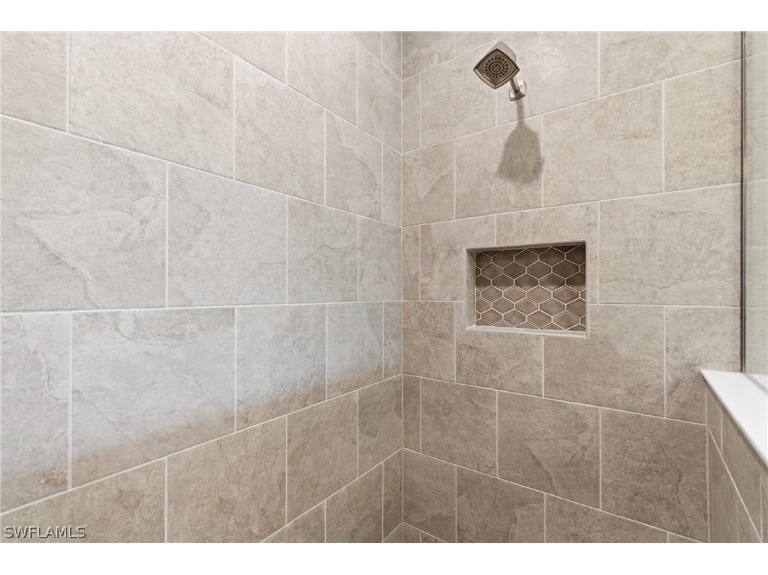 2118 Marquesa Circle Naples FL 34112 226006205 image35