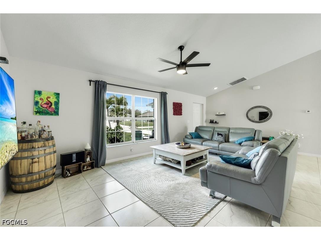 2118 SW 12th Terrace Cape Coral FL 33991 2026015941 image5