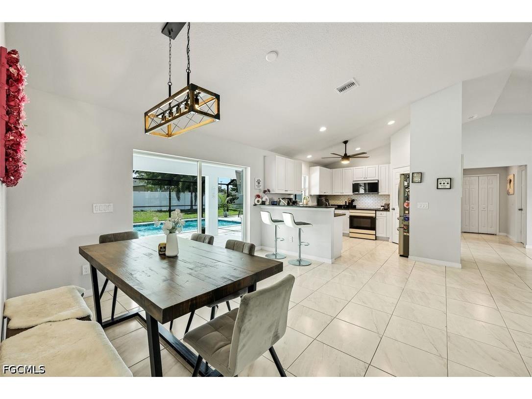 2118 SW 12th Terrace Cape Coral FL 33991 2026015941 image8