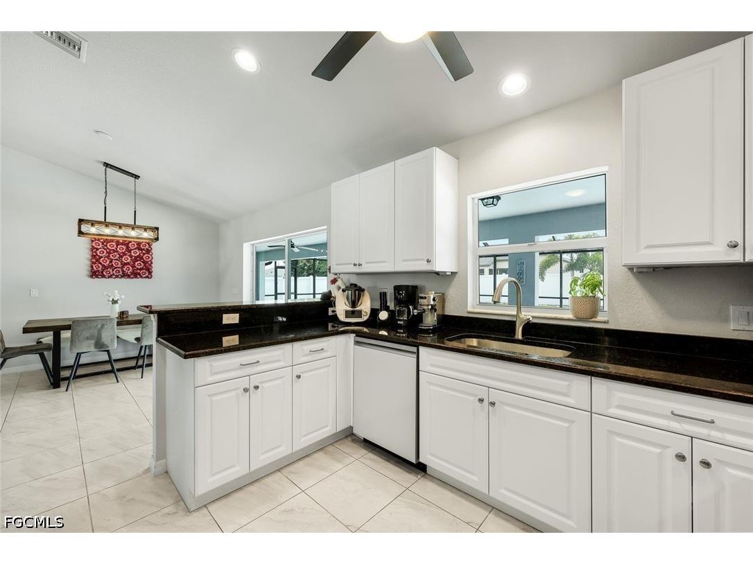 2118 SW 12th Terrace Cape Coral FL 33991 2026015941 image9
